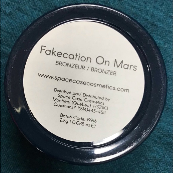 Space Case bronzer, Fakecation on Mars - Picture 5 of 5